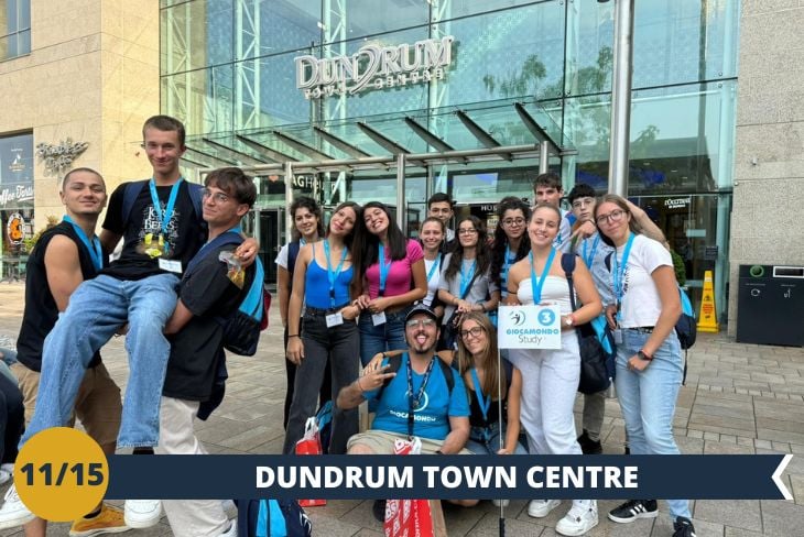 Il Dundrum Town Centre, polo dello shopping a sud di Dublino, vi attende con oltre 130 negozi distribuiti su 4 piani. Da grandi marchi internazionali a boutique selezionate, è la destinazione perfetta per un pomeriggio di shopping e relax (escursione di mezza giornata).