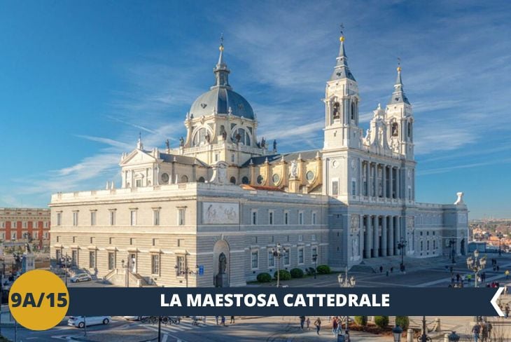 Un fantastico walking tour che inizia dalla Cattedrale dell'Almudena, uno dei simboli principali della città che sorge maestosa nel cuore di Madrid.  Eretta sul sito di una precedente moschea, la sua imponente facciata domina il centro storico. Consacrata nel 1993 da Papa Giovanni Paolo II, è dedicata alla Virgen de la Almudena, patrona della capitale. Con una fusione di stili neoromanico, neogotico e neoclassico, la cattedrale presenta una bellezza senza tempo! Osserveremo le sue linee eleganti e il gioco di luci e ombre creato dalle vetrate policrome, che conferiscono un’atmosfera unica alla struttura. La cattedrale, con le sue terrazze panoramiche, rappresenta il cuore spirituale e geografico di Madrid, ed è una delle tappe più suggestive della città.