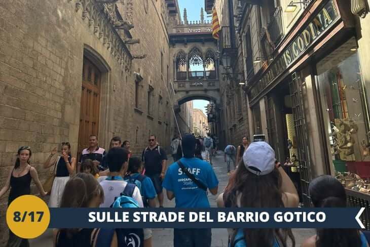 Un viaggio nel tempo vi attende in questo suggestivo percorso a piedi attraverso il quartiere medievale di Barcellona, lo spettacolare BARRIO GOTICO. Esplorerete un magico intreccio di vicoli storici, scoprendo le meraviglie architettoniche della città antica ad ogni svolta. (escursione di mezza giornata)