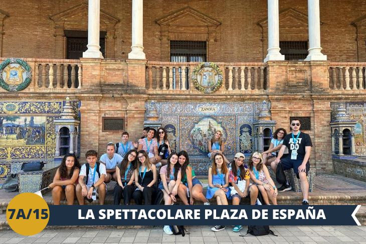 Un'esperienza straordinaria vi attende a Plaza de España, monumentale opera d'arte che ha richiesto 15 anni di meticolosa realizzazione. Incastonata nel verdeggiante Parco di Maria Luisa, questa piazza monumentale vi emozionerà con il suo design ellittico, pensato per rappresentare l'unione simbolica tra la madrepatria e le colonie. Le decorazioni in ceramica e i magnifici mosaici vi racconteranno le peculiarità di ogni territorio spagnolo, mentre al centro dell'emiciclo, l'imponente statua equestre celebra il grande Miguel de Cervantes.