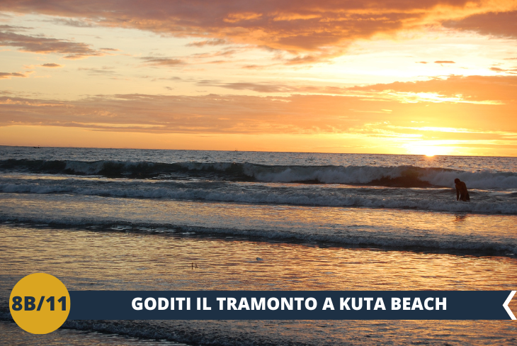 Dopo il surf, rilassati e goditi il meraviglioso tramonto da Kuta beach. (Escursione di mezza giornata)