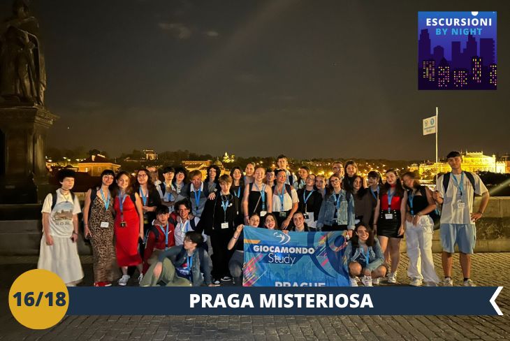 PRAGA BY NIGHT: Praga città di leggende e misteri. Lasciatevi guidare tra i vicoli della Città Vecchia per scoprire le storie misteriose e leggende che popolano Praga da secoli. Un emozionante tour serale per fare il bagno nella mitologia gotica della "città dalle mille anime".