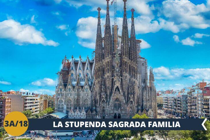 La Sagrada Familia (INGRESSO INCLUSO) è uno dei monumenti più straordinari al mondo, vi lascerà letteralmente senza fiato! Questa maestosa basilica, capolavoro visionario di Antoni Gaudí, è un simbolo di Barcellona che continua ancora oggi a crescere verso il cielo.